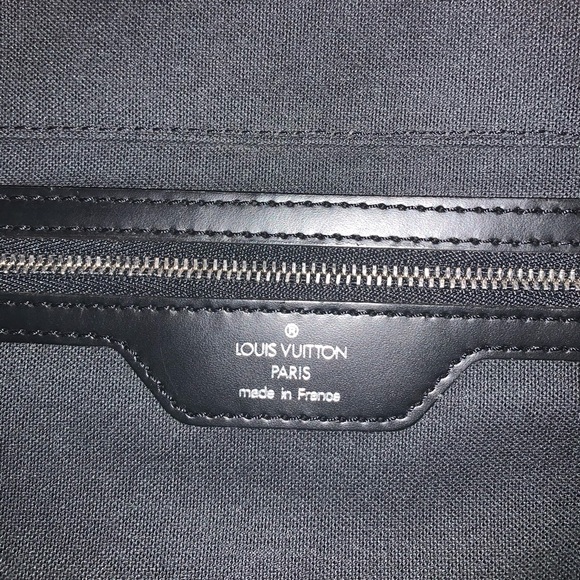 Louis Vuitton Cassiar Taiga Black Noir Backpack - Picture 3 of 7